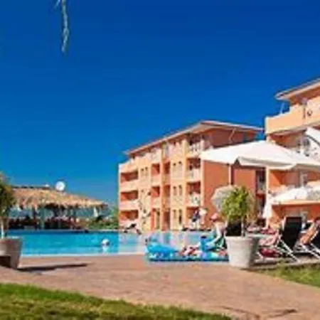 In Sunny Day 6 Daire Sunny Beach